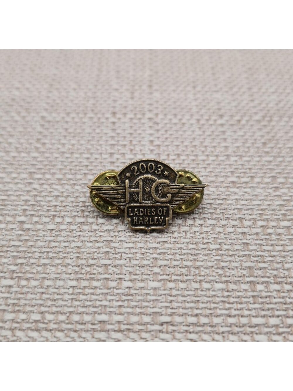 Vintage 2003 Harley Davidson HOG Ladies of Harley LOH Winged Bronze Vest Pin A80
